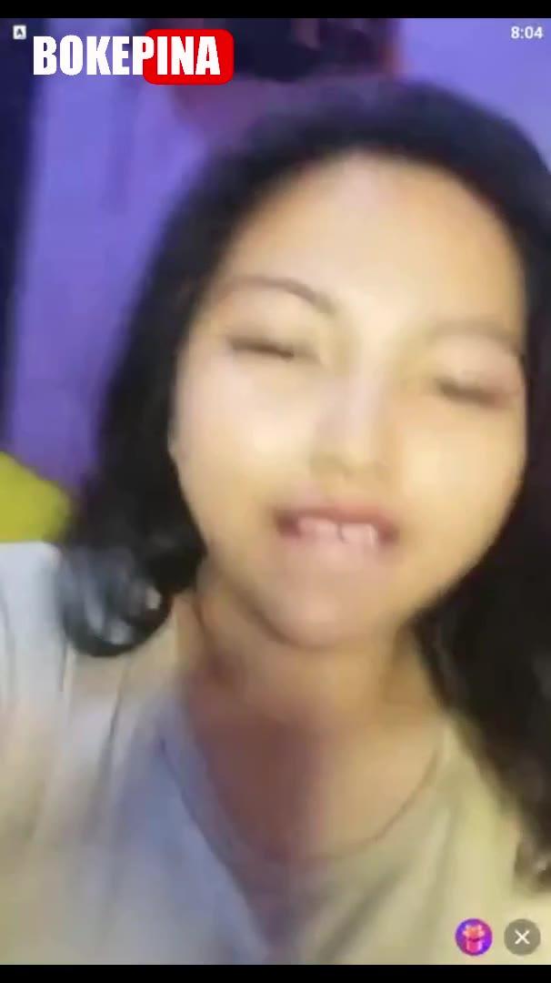 Miss Prima Remas Buah Dada Sambil Desah