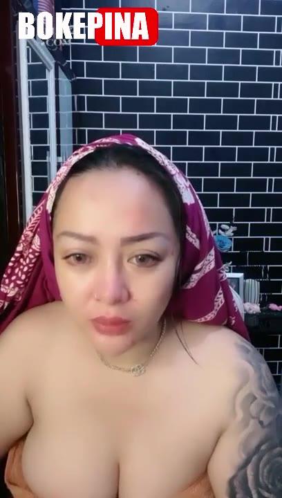 Abis Mandi Sarah Dinara Langsung Live Bikin Sange Aja