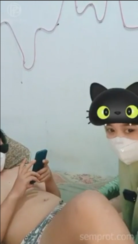 emot bibir Jilbab nyepong