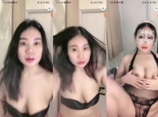 Arini Cantik Pamer Toket Selangkangan Dream Live Rare