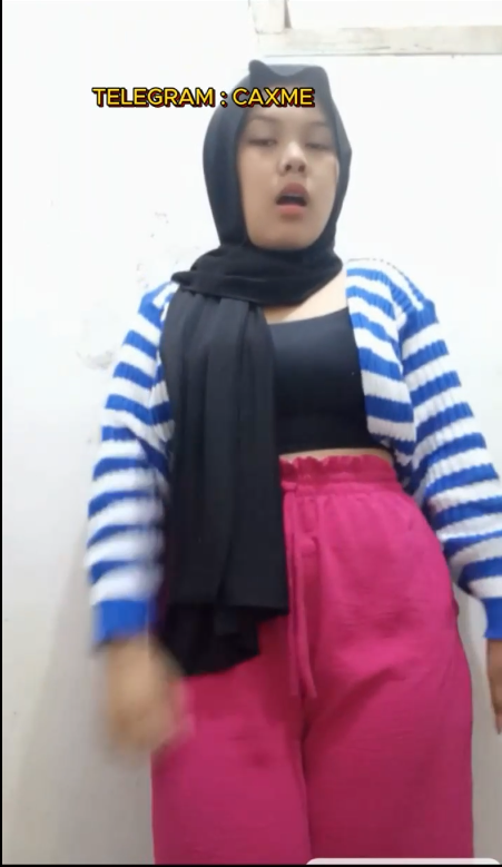 Talent Putri Ngewe OmOm