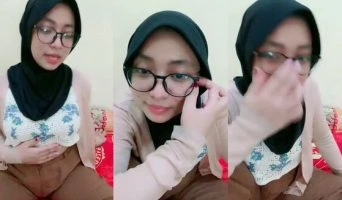 Melani Ukhty Melet Desah Tipis-tipis Melani Ukhty Melet Desah Tipis-tipis