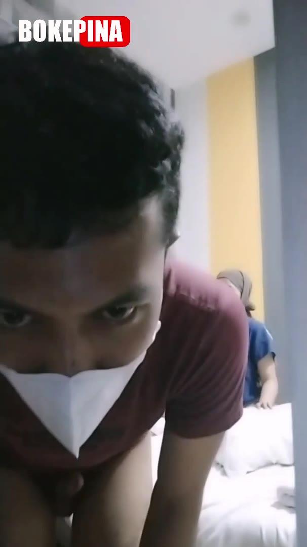 ABG Jilbab Jaman Sekarang Doyan Check-in