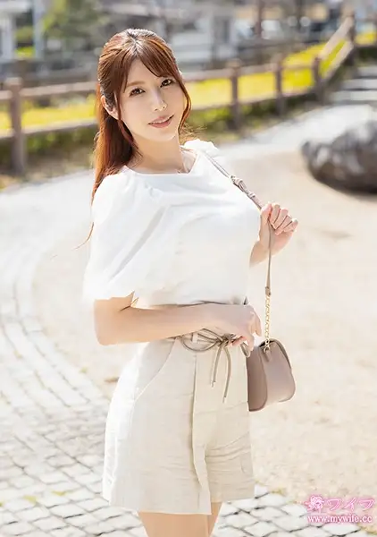292MY-1017  Met Tsukasa At A Friend's Birthday Party. She Has Been Married For 5 Years And Works In The Apparel Industry. -