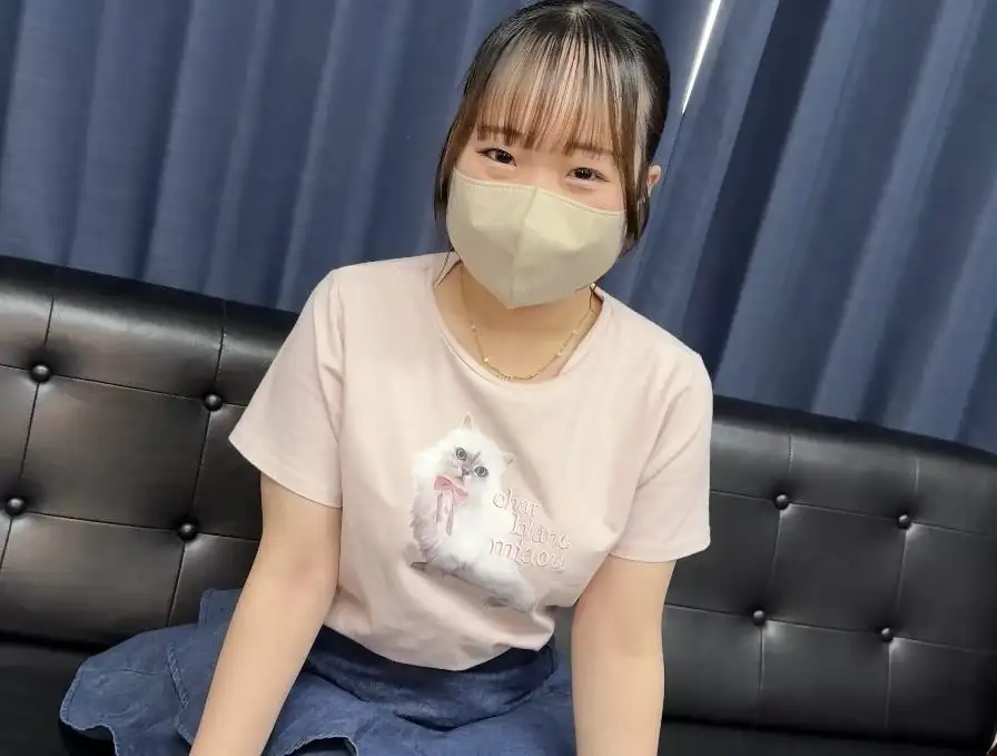 FC2 PPV 4751534  [Completely Amateur First Shoot] A Super Cute 18-year-