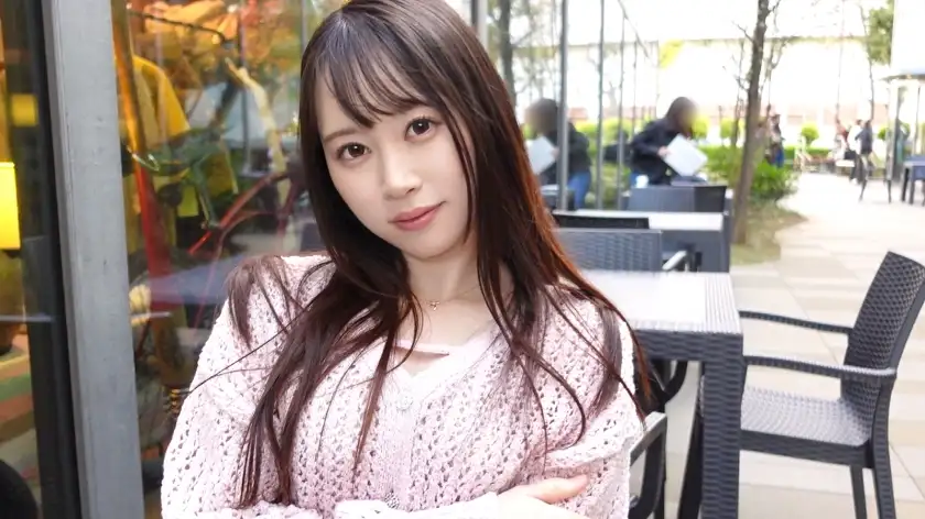 SIRO-5548  Is 23 Years Old. She Is A Woman Who Works As A Receptionist At A Beauty Clinic And Shows A Soft Smile To Everyone. -