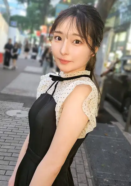 SIRO-5560  Person Who Applied This Time Was Hana, A University Student. I Can Tell That She's Nervous Because She's Only 20 Years Old. -