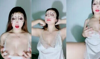 Yourss Sexy Bulet Susunya Joget Nakal