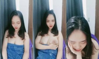 Pamer Susu Habis Mandi Cindy