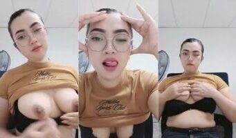 Jelita Melet Pamer Susu Crotin Sini Aja