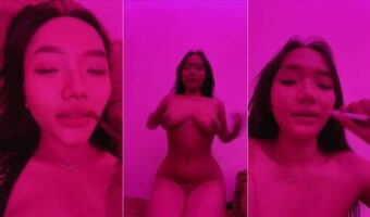 Posisi Siap Diewe Nih Sunflo Jepit Dildo