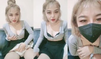 Pirang Nakal Chile Minta Dibukain Celana
