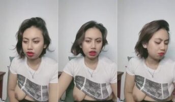 Sebat Santuy Kayy Sambil Pamerin Nenen